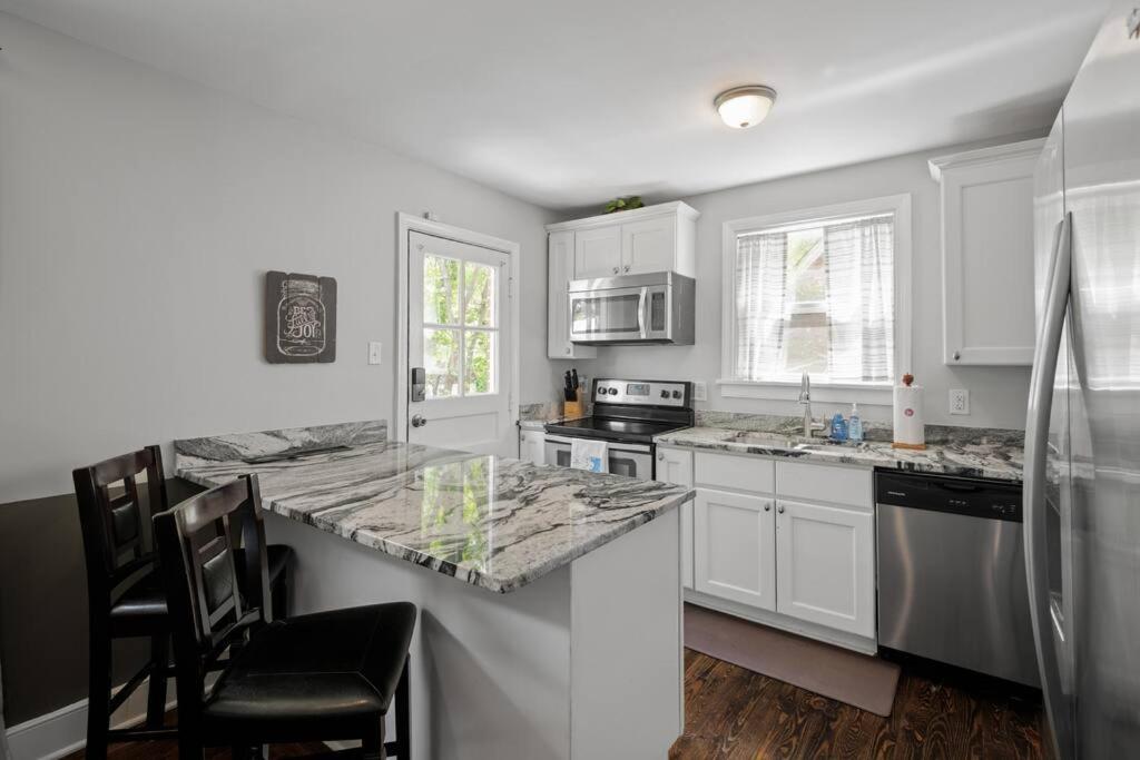 Private House + Yard Central Location To All Rva Ρίτσμοντ Εξωτερικό φωτογραφία
