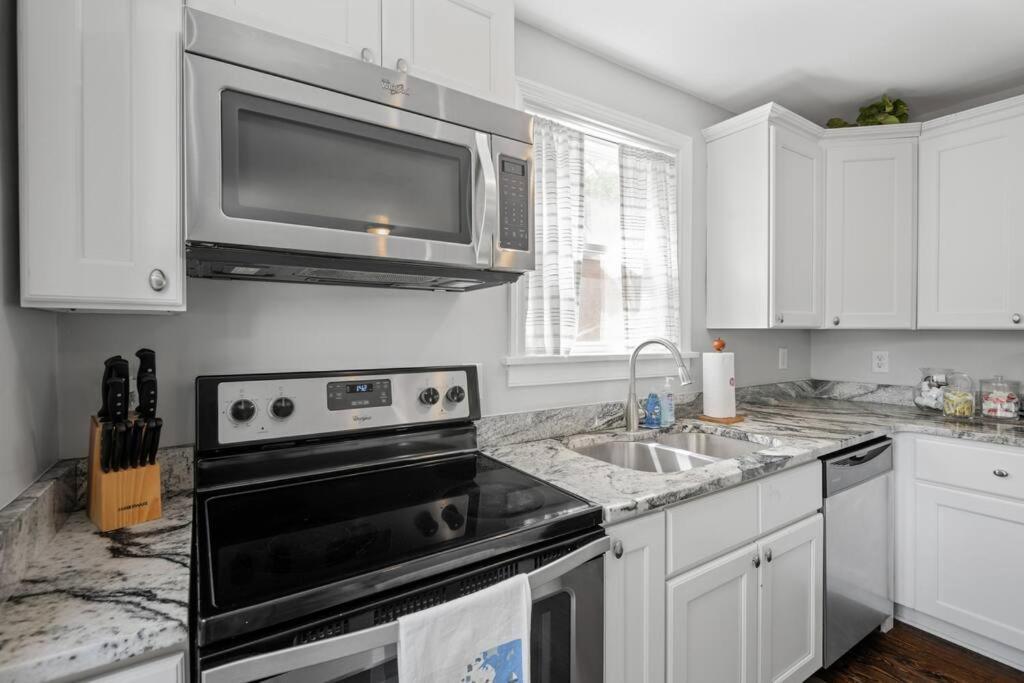 Private House + Yard Central Location To All Rva Ρίτσμοντ Εξωτερικό φωτογραφία